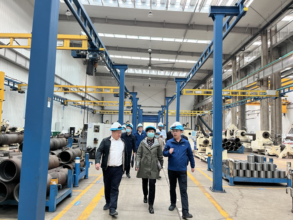 河南省科技厅副厅长陶曼晞、航空港区管委会副主任魏学彬一行莅临不朽情缘mg工业园
